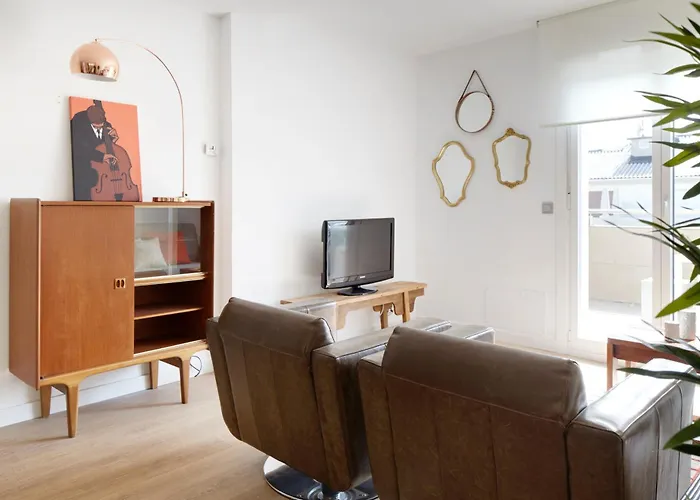 House 2 By Feelfree *